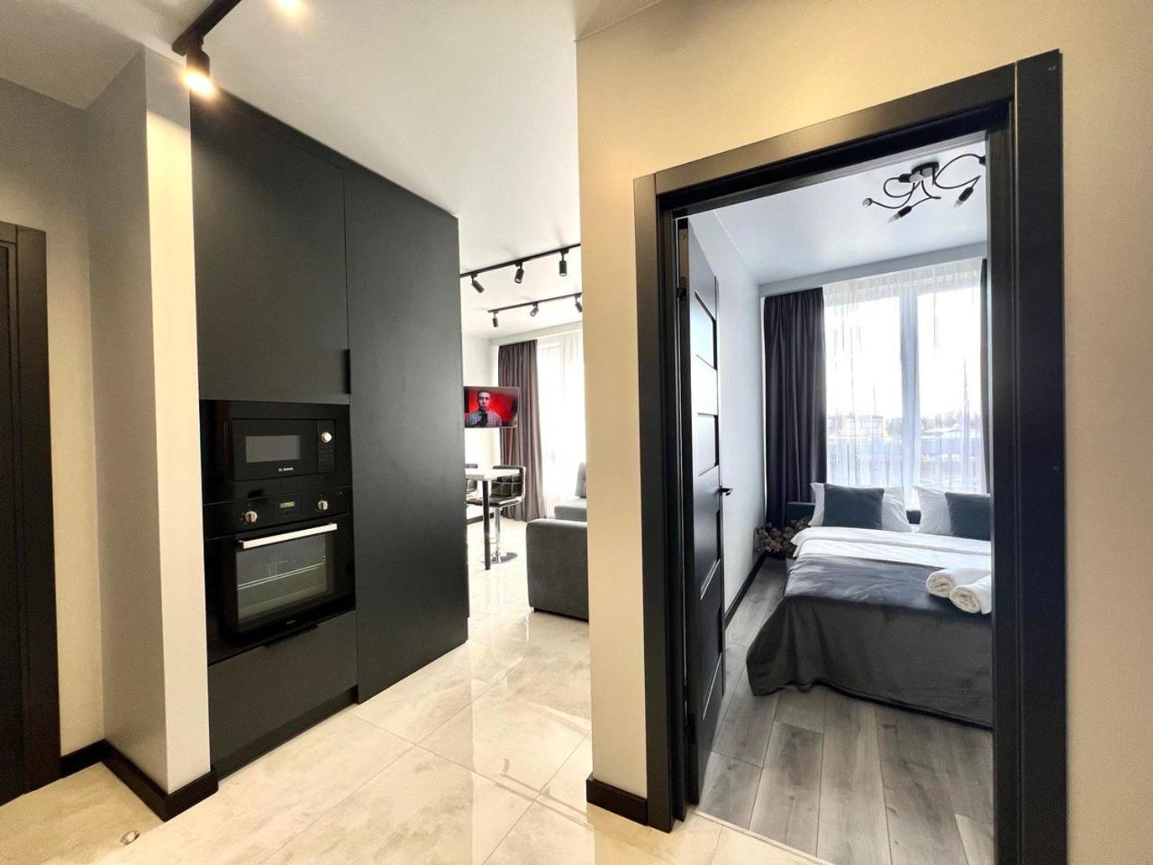 Apartments Vip Avalon Lviv Bagian luar foto