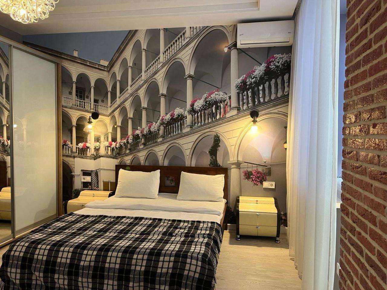 Apartments Vip Avalon Lviv Bagian luar foto