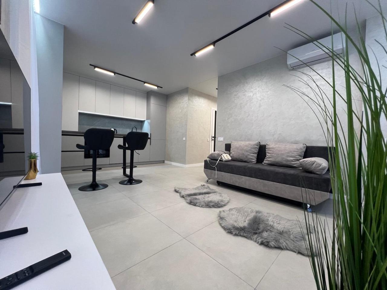Apartments Vip Avalon Lviv Bagian luar foto
